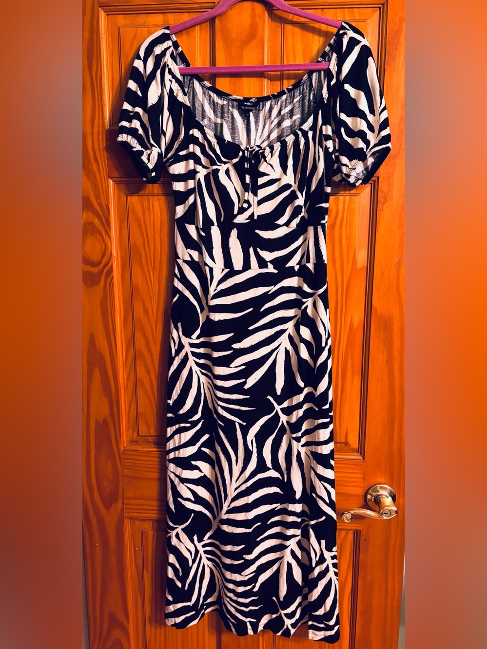 Black & White leaf Print Midi Dress - Women's